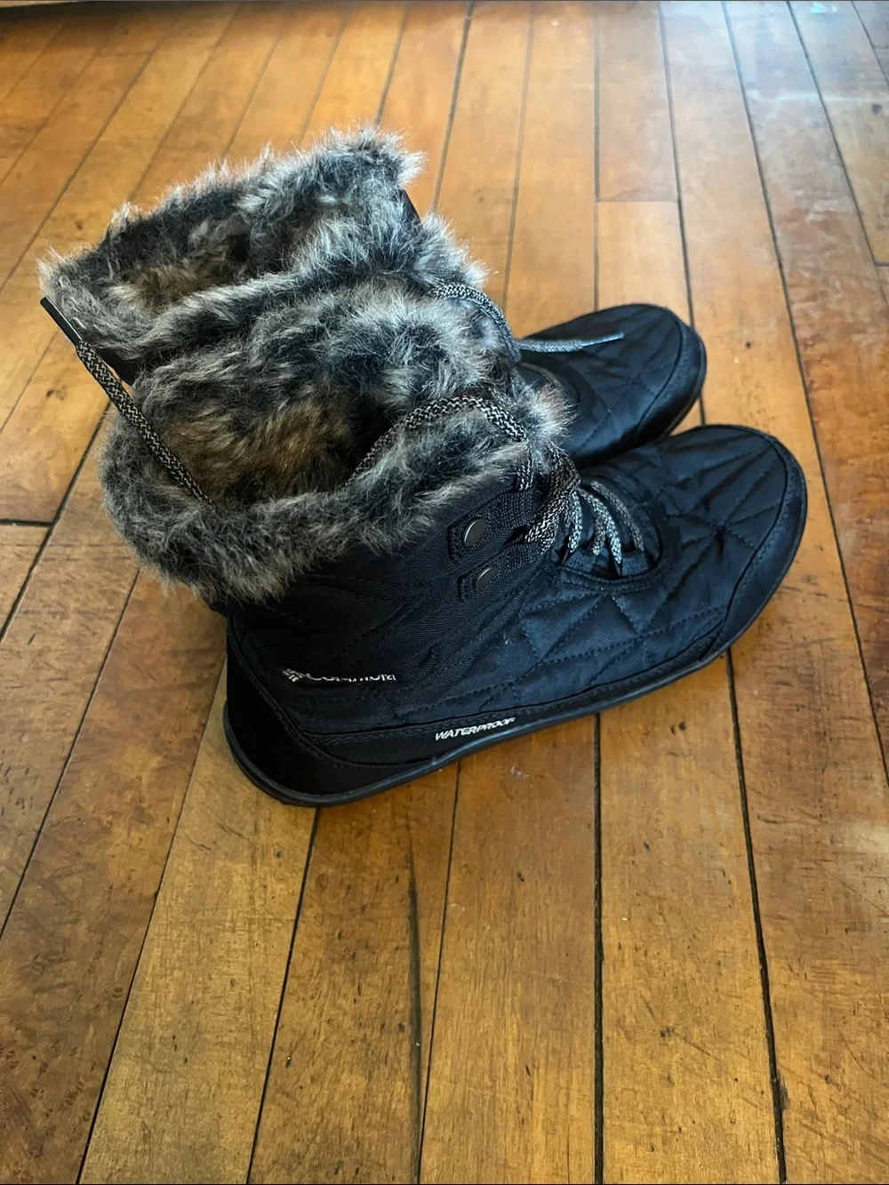 Columbia waterproof Black Quilted Winter Boots with Faux-Fur Cuff